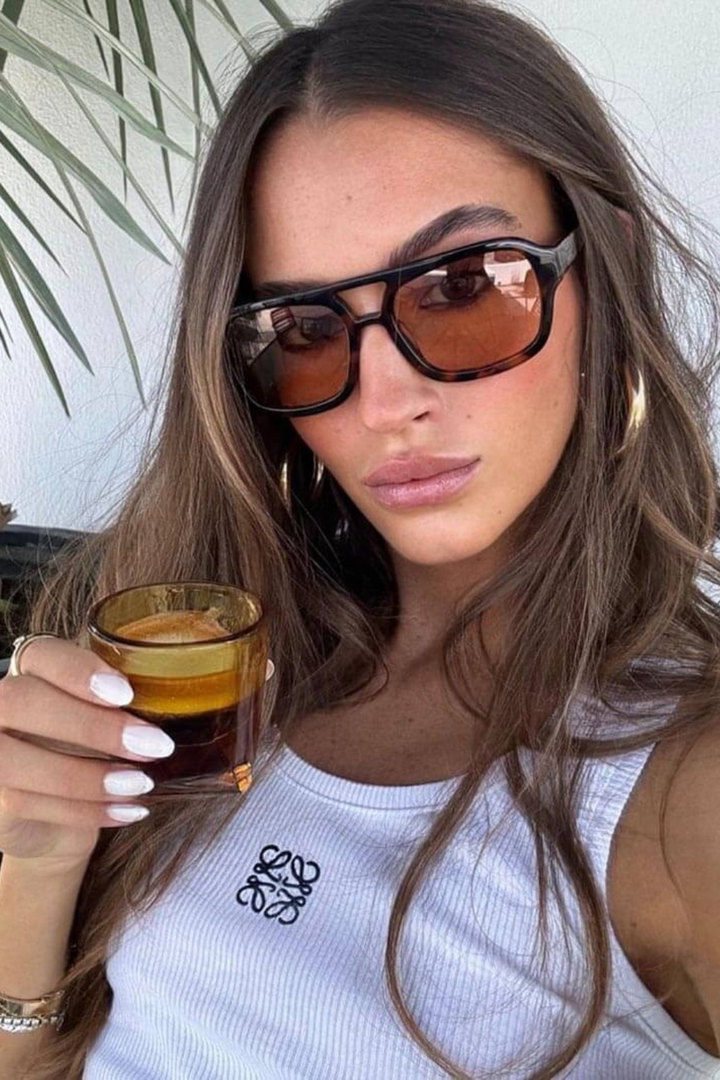Women’s Retro Sunglasses with Modern Flair