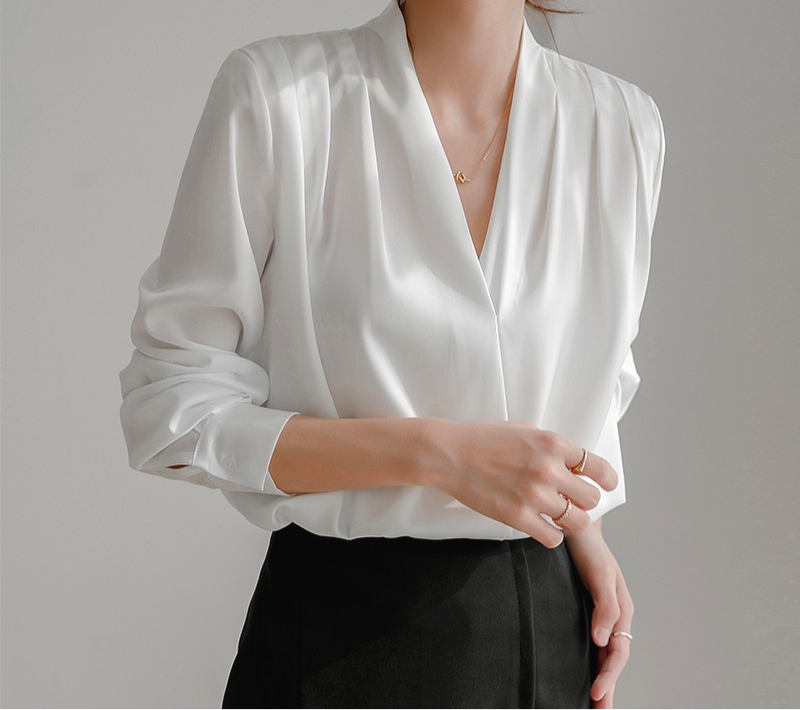 Elegant Women’s Long-Sleeve Blouse