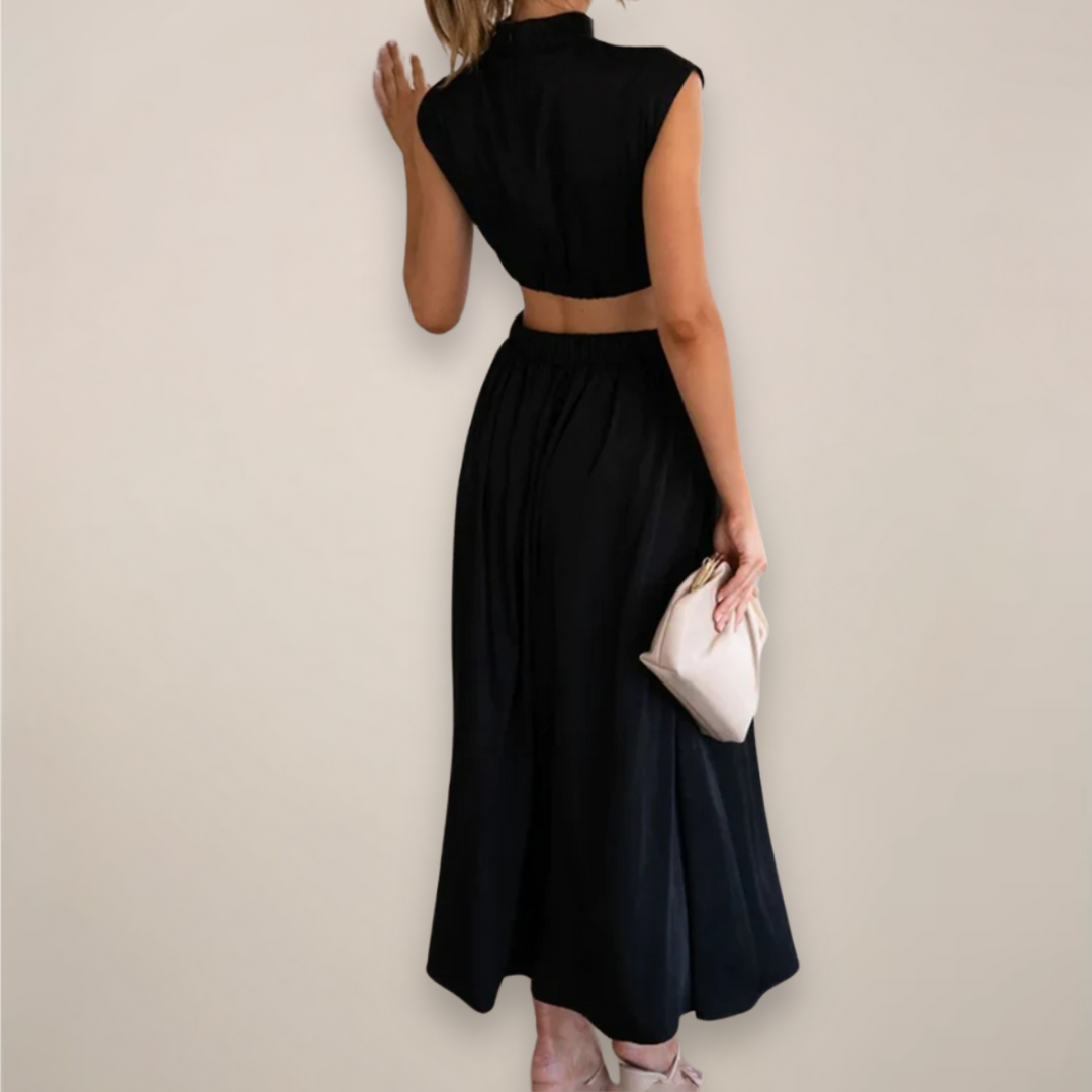 Elegant Maxi Dress with Cap Sleeves and Cut-Out Waist