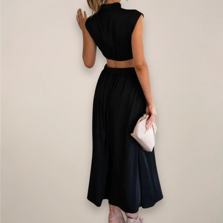 Elegant Maxi Dress with Cap Sleeves and Cut-Out Waist