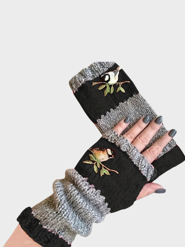 Women’s Vintage-Inspired Fingerless Gloves