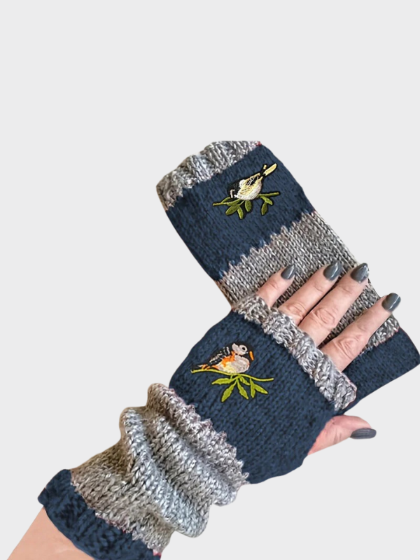 Women’s Vintage-Inspired Fingerless Gloves