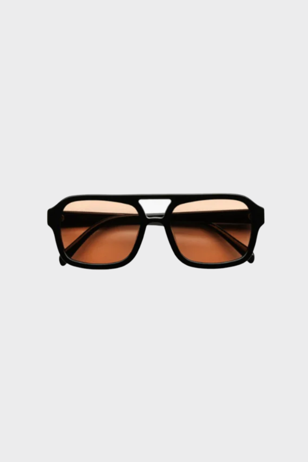 Women’s Retro Sunglasses with Modern Flair