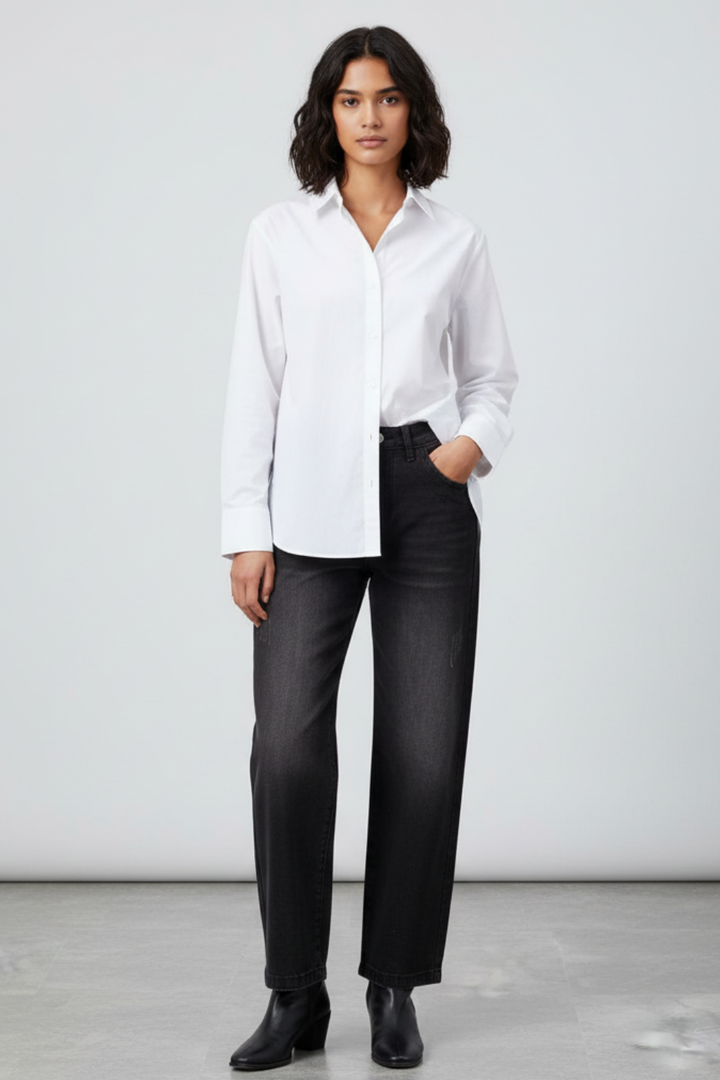 Women’s Straight-Leg Jeans